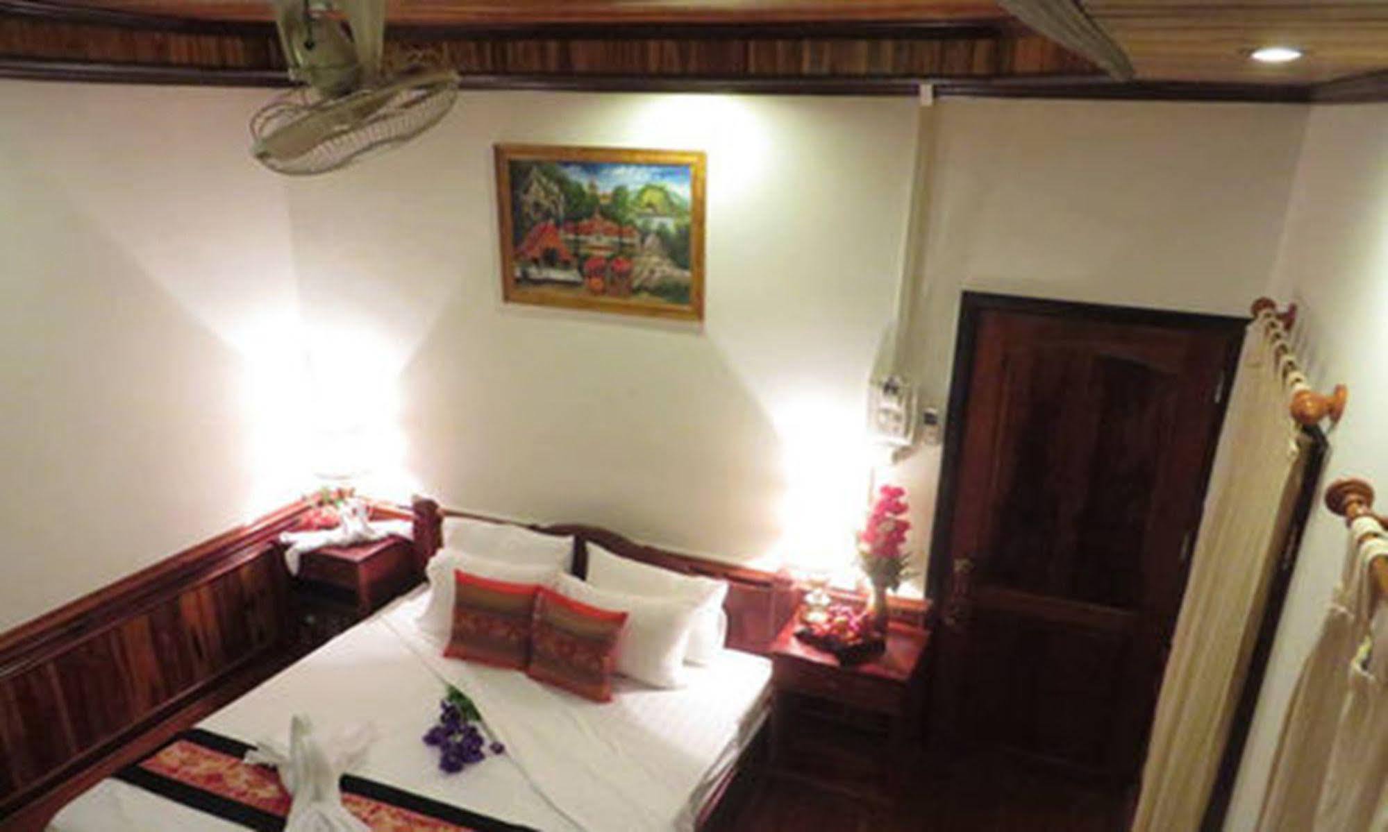 Luang Prabang Oudomlith Villa & Travel Zewnętrze zdjęcie